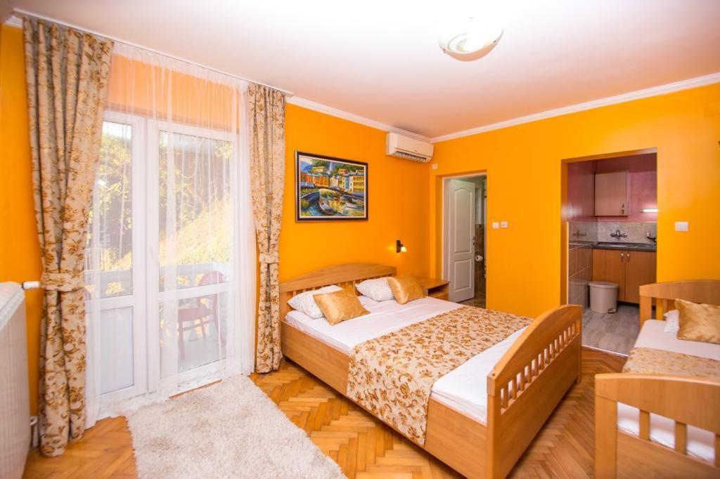 Acika Apartments Rafailovici Bagian luar foto