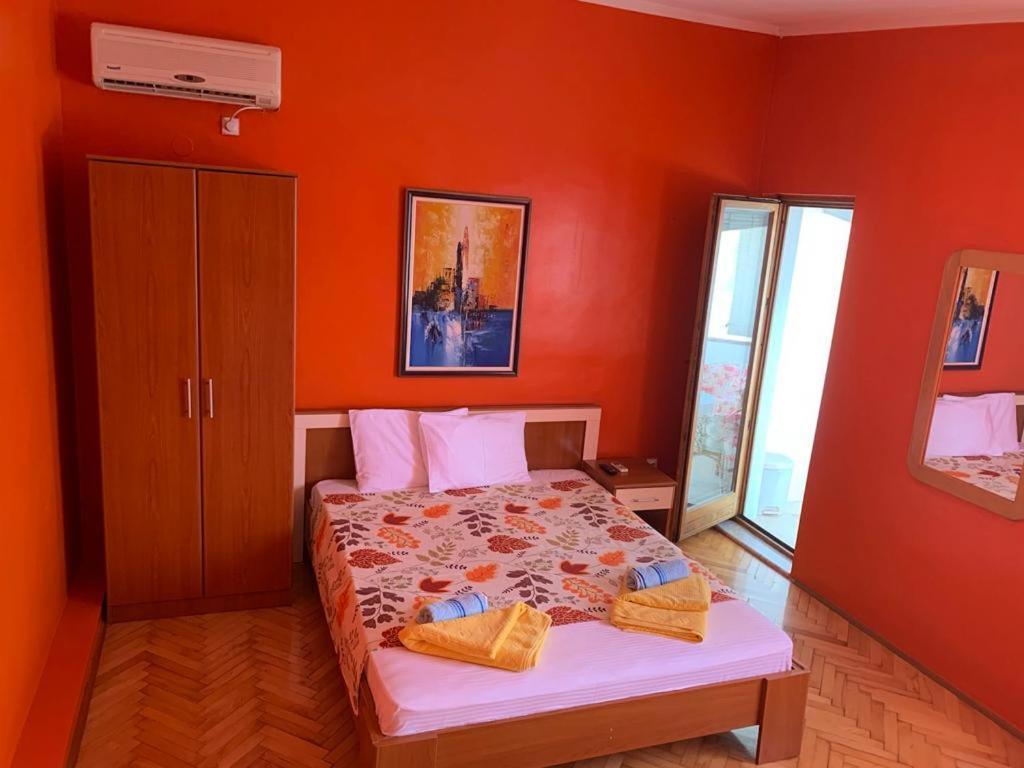 Acika Apartments Rafailovici Bagian luar foto